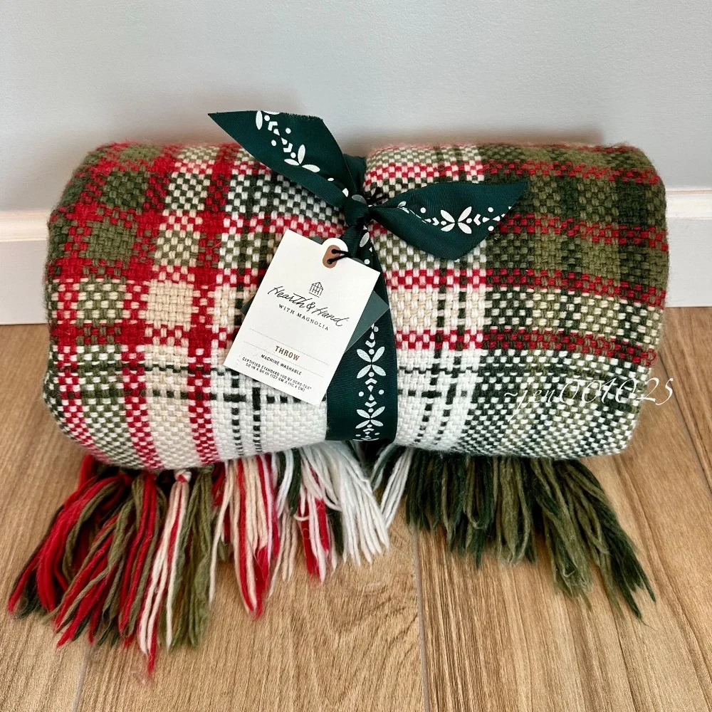 Hearth & Hand Magnolia Chunky Christmas Plaid Woven Throw Blanket